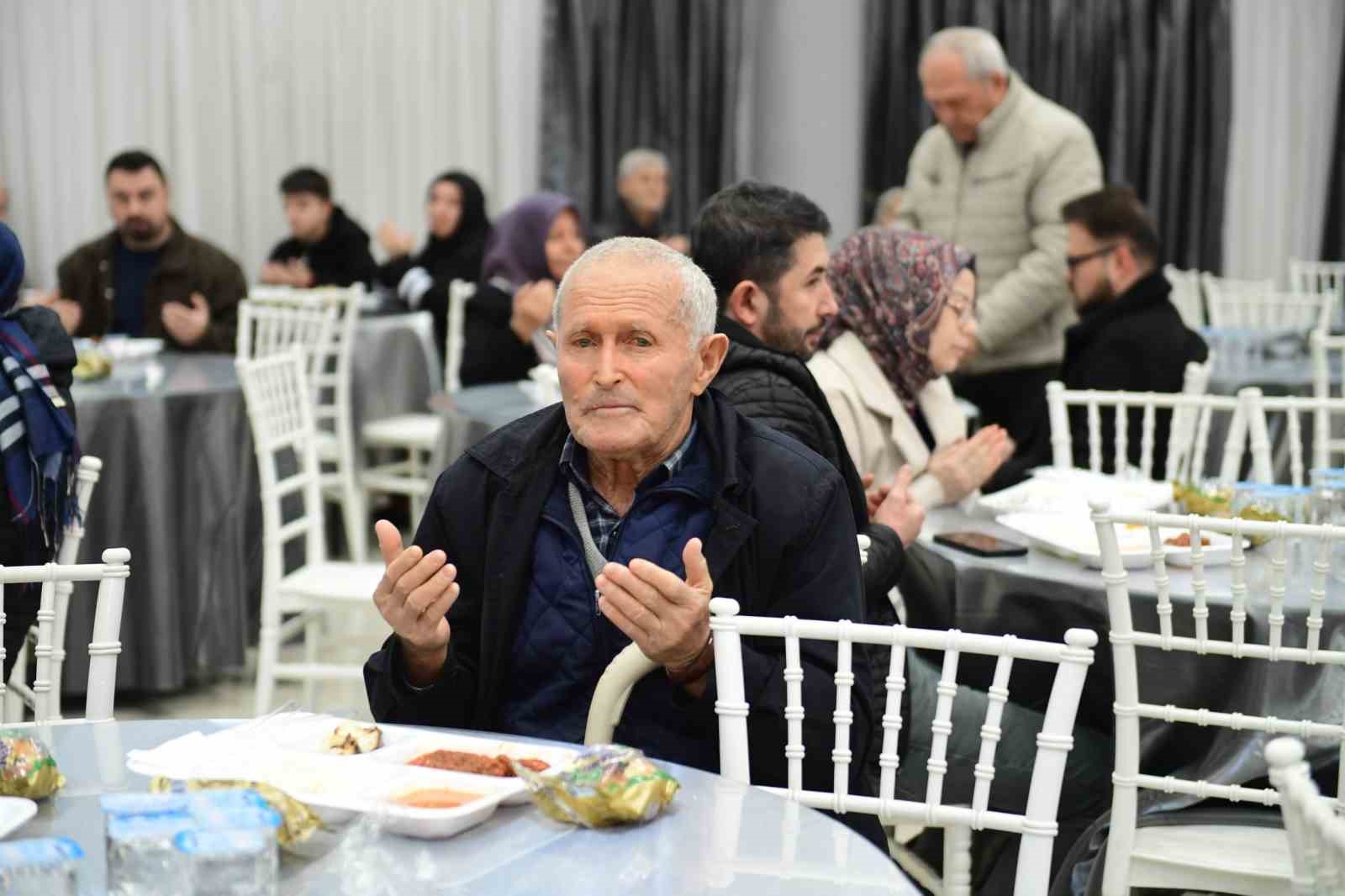 Osmangazi Belediyesi, Ramazan’ın manevi iklimini ilçenin dört yanına taşıyor
