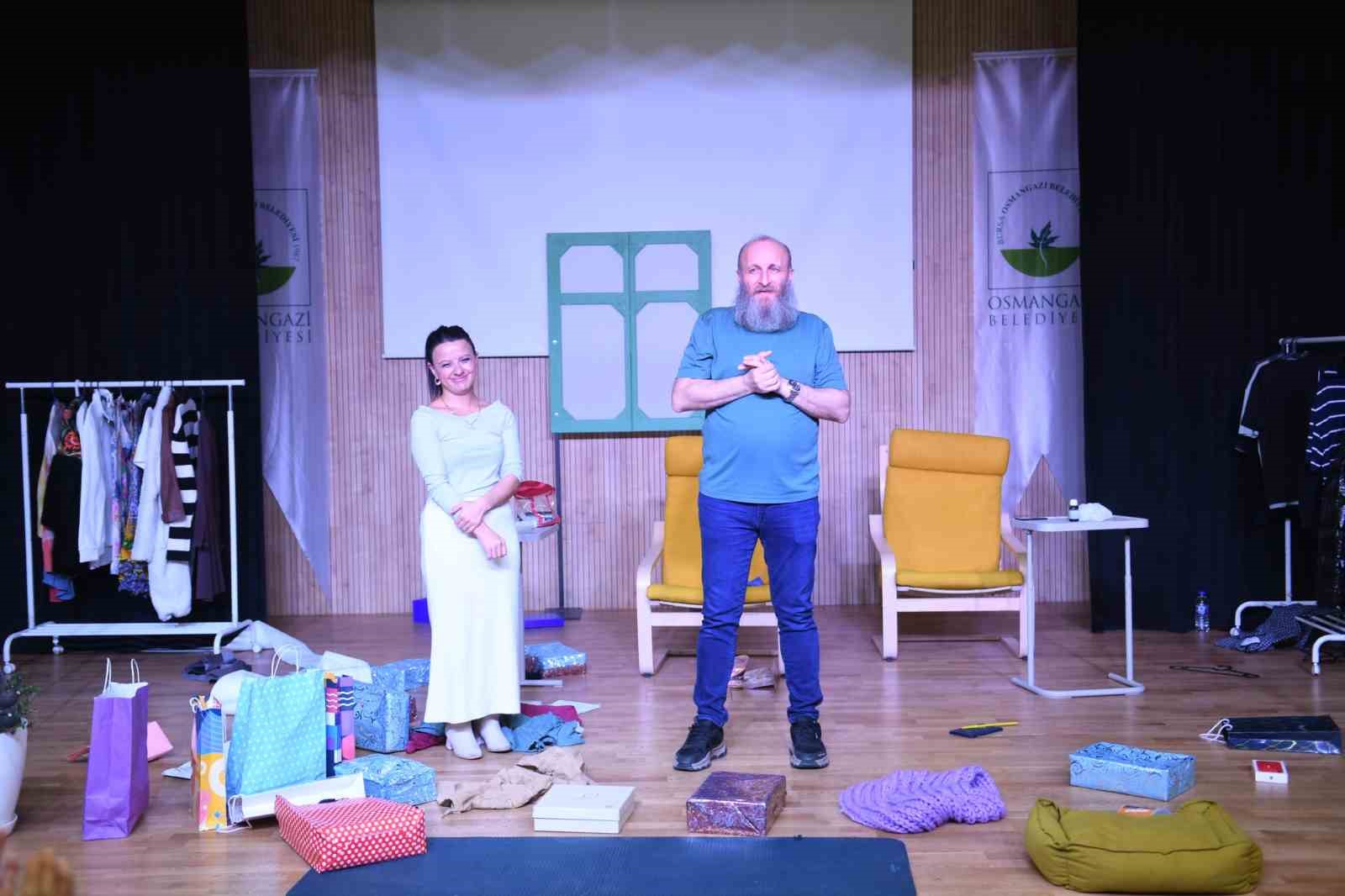 Osmangazi Belediyesi sanatseverleri tiyatroyla buluşturdu
