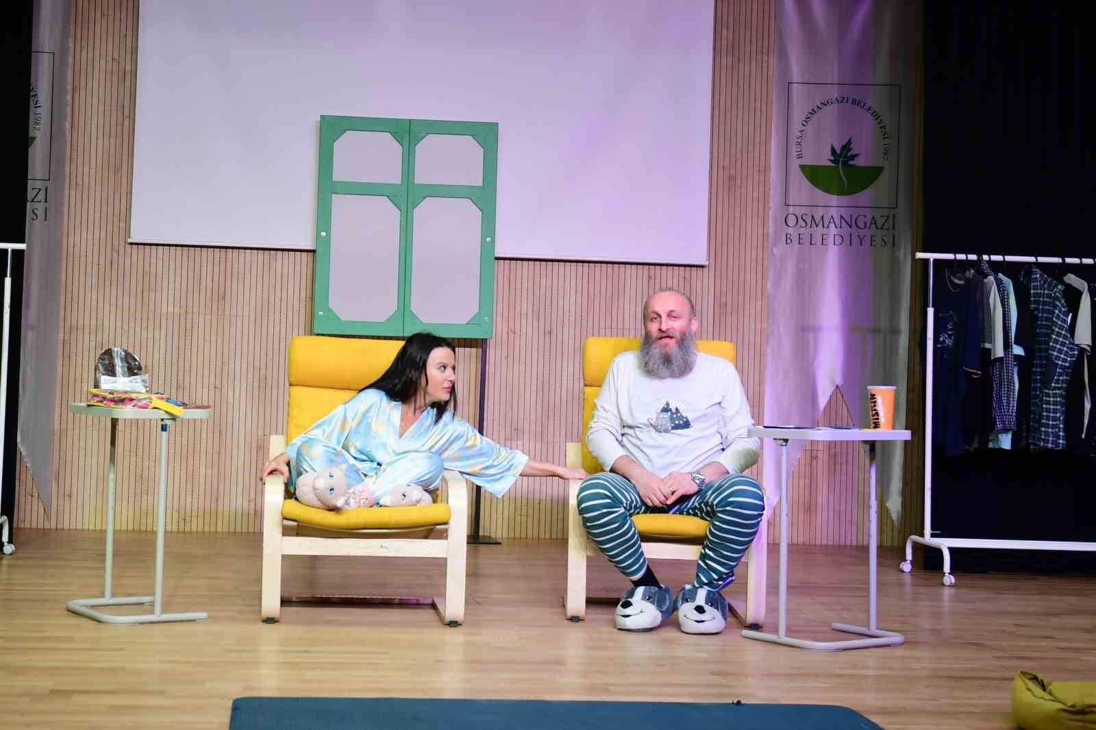 Osmangazi Belediyesi sanatseverleri tiyatroyla buluşturdu
