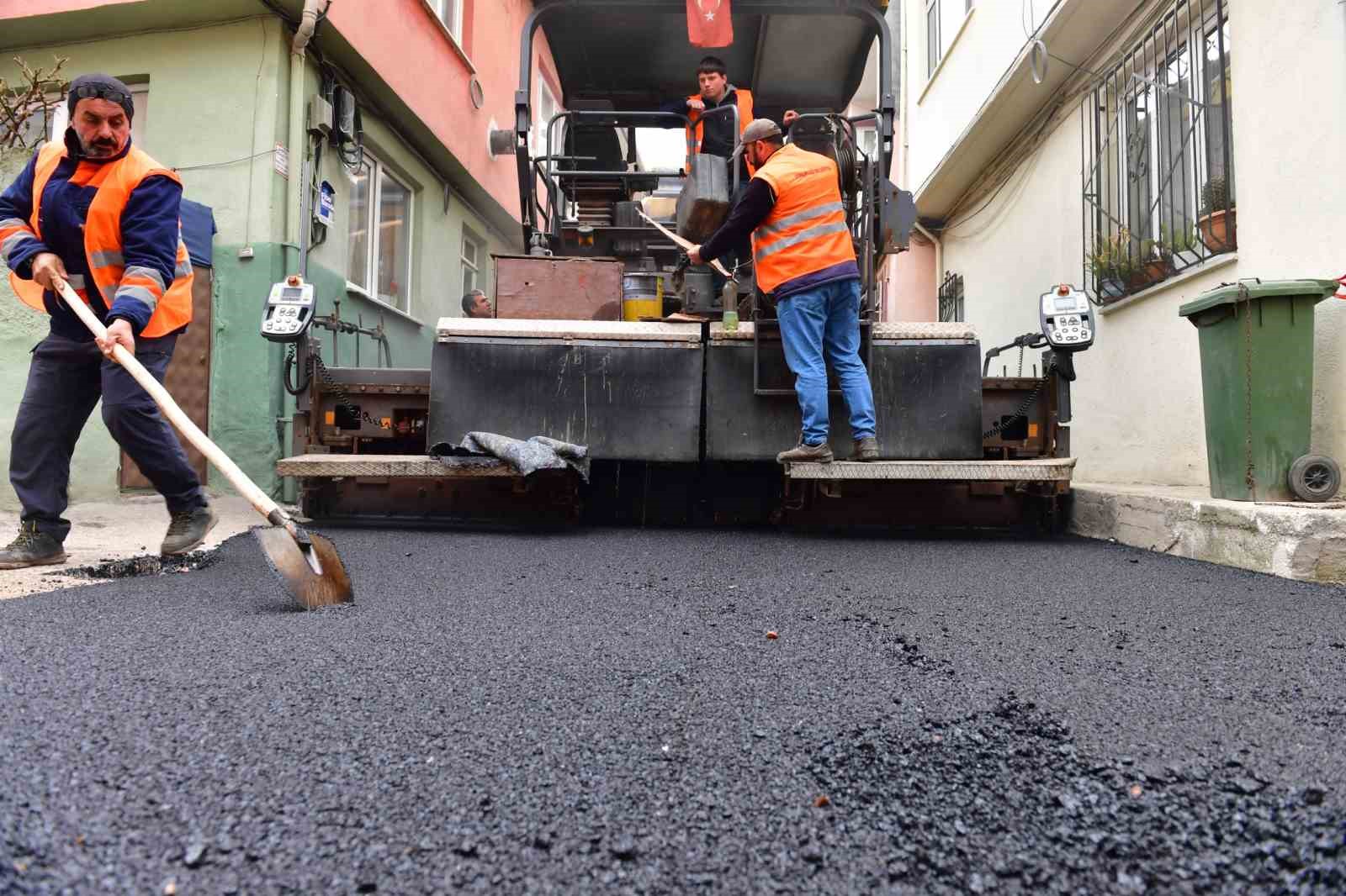 Osmangazi Belediyesi sokakları yenilemeye devam ediyor
