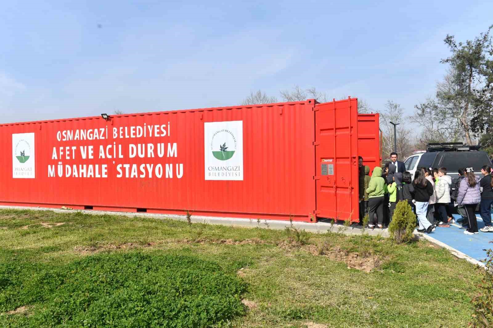 Osmangazi Belediyesi’nden çocuklara afet farkındalık eğitimi
Osmangazi Belediyesi’nden çocuklara afet farkındalık eğitimi