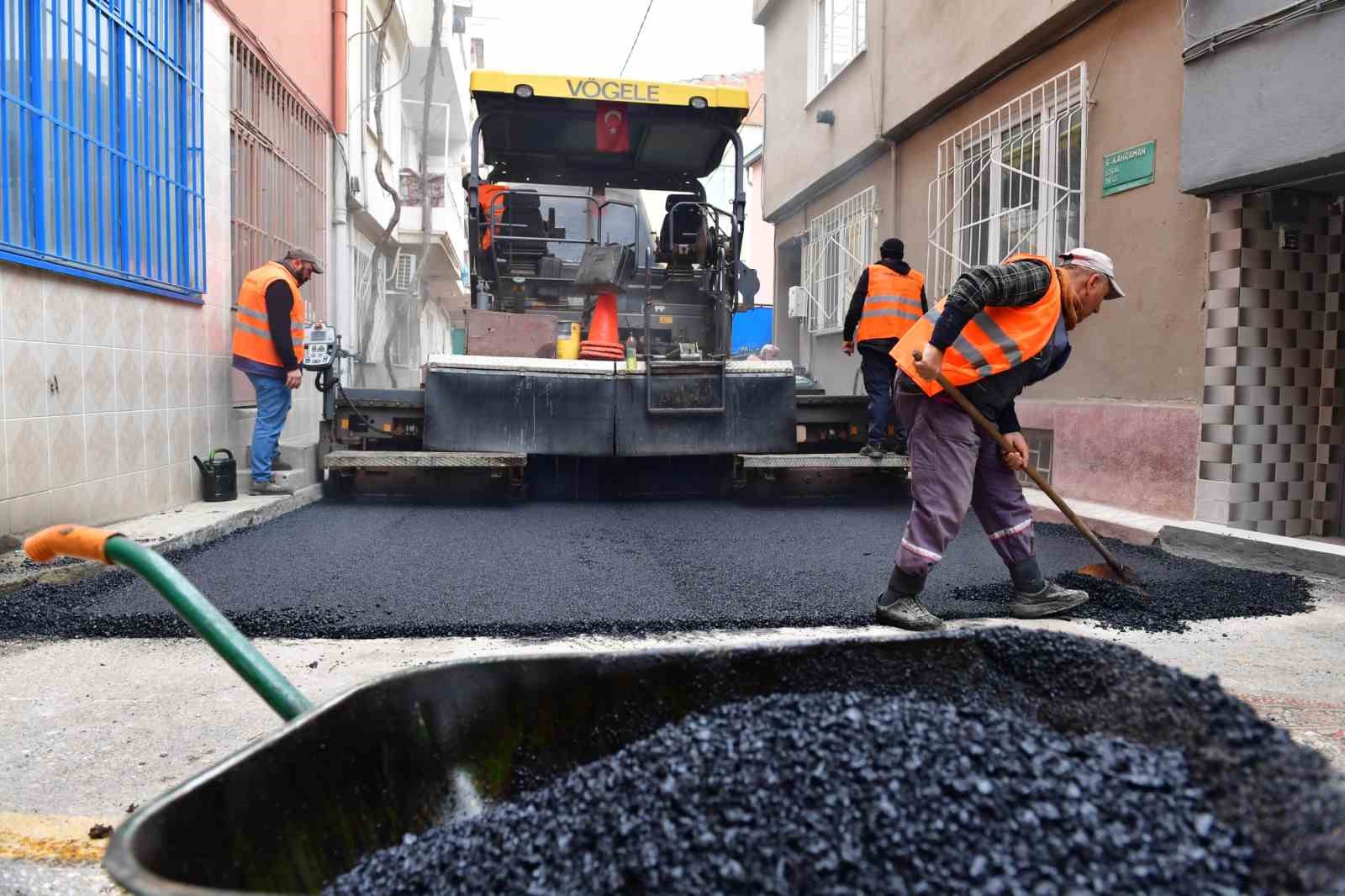 Osmangazi Belediyesi’nden Yeşilova mahallesi’ne yeni asfalt

