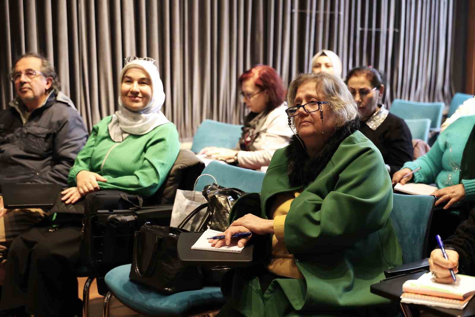 Osmangazi Belediyesi’nin atölyelerinde yeni şairler yetişiyor
