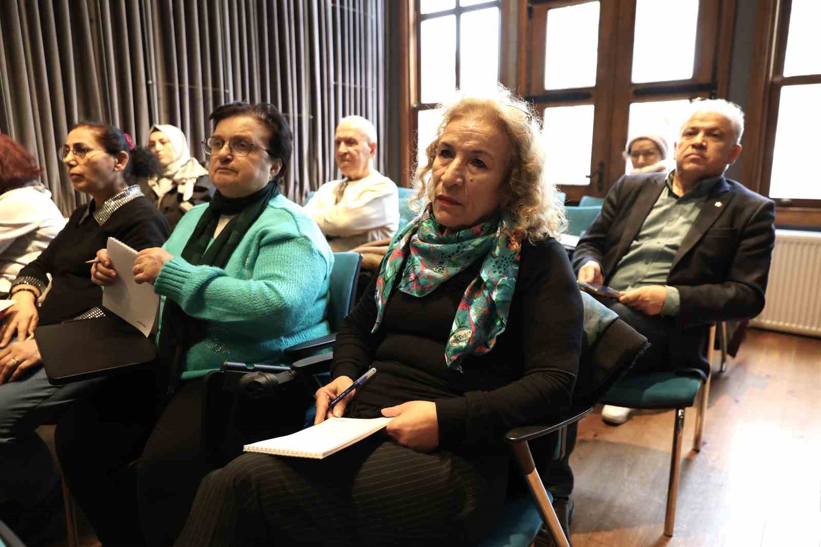 Osmangazi Belediyesi’nin atölyelerinde yeni şairler yetişiyor
