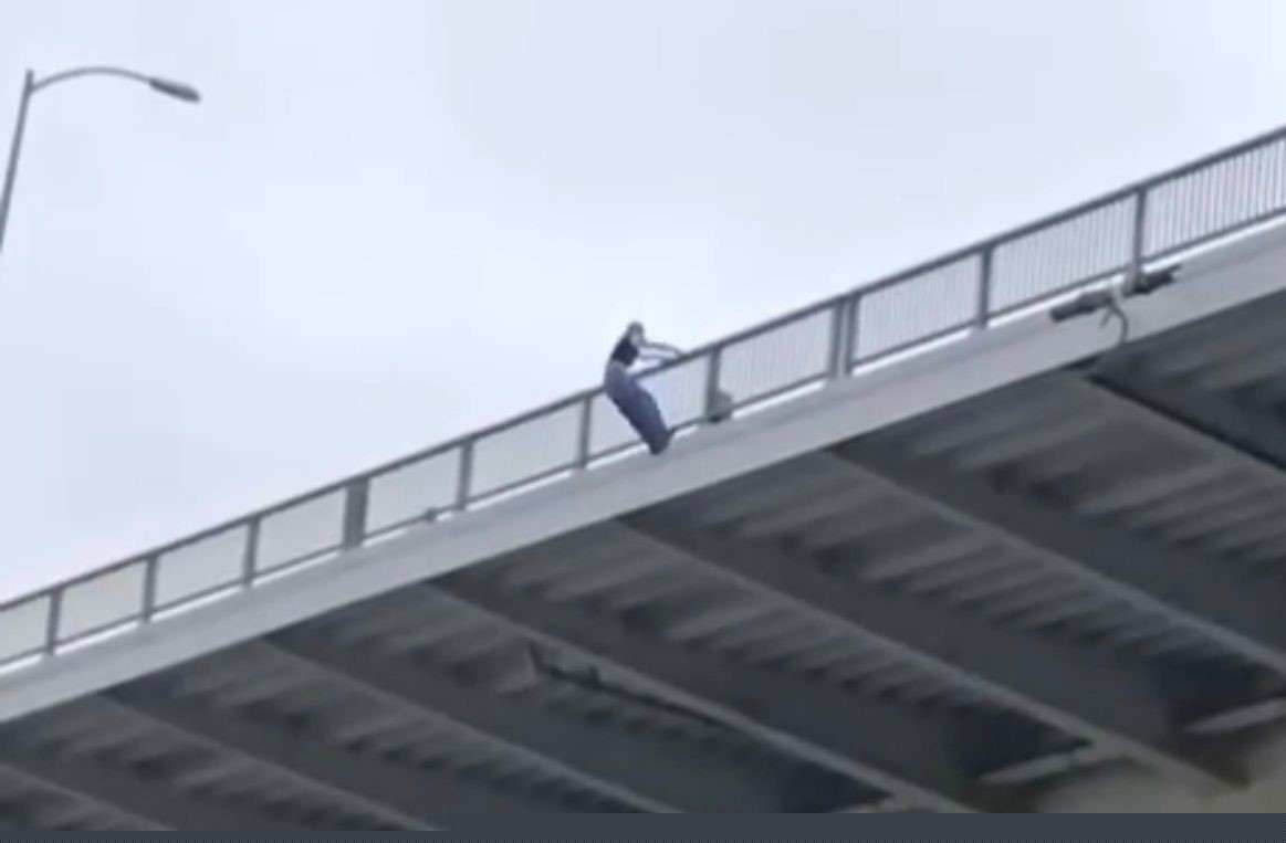 Osmangazi Köprüsü’nden atlayan kadının fenomen olduğu ortaya çıktı
