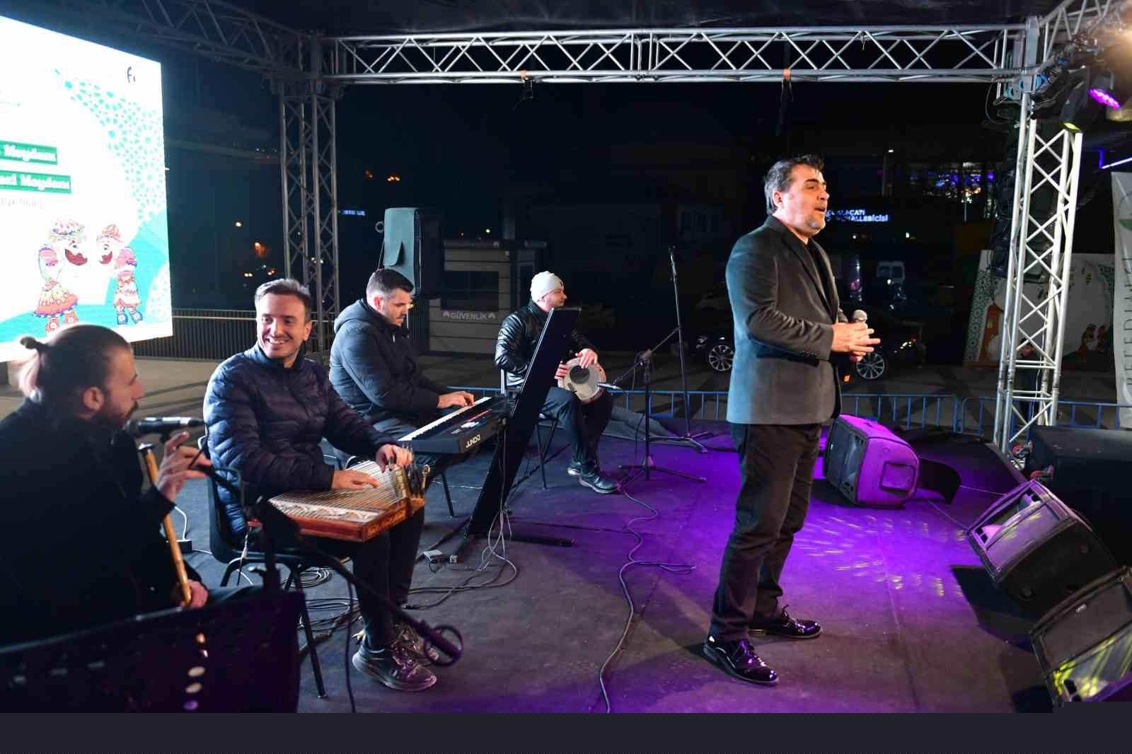 Osmangazi meydanı’nda ramazan coşkusu sürüyor
