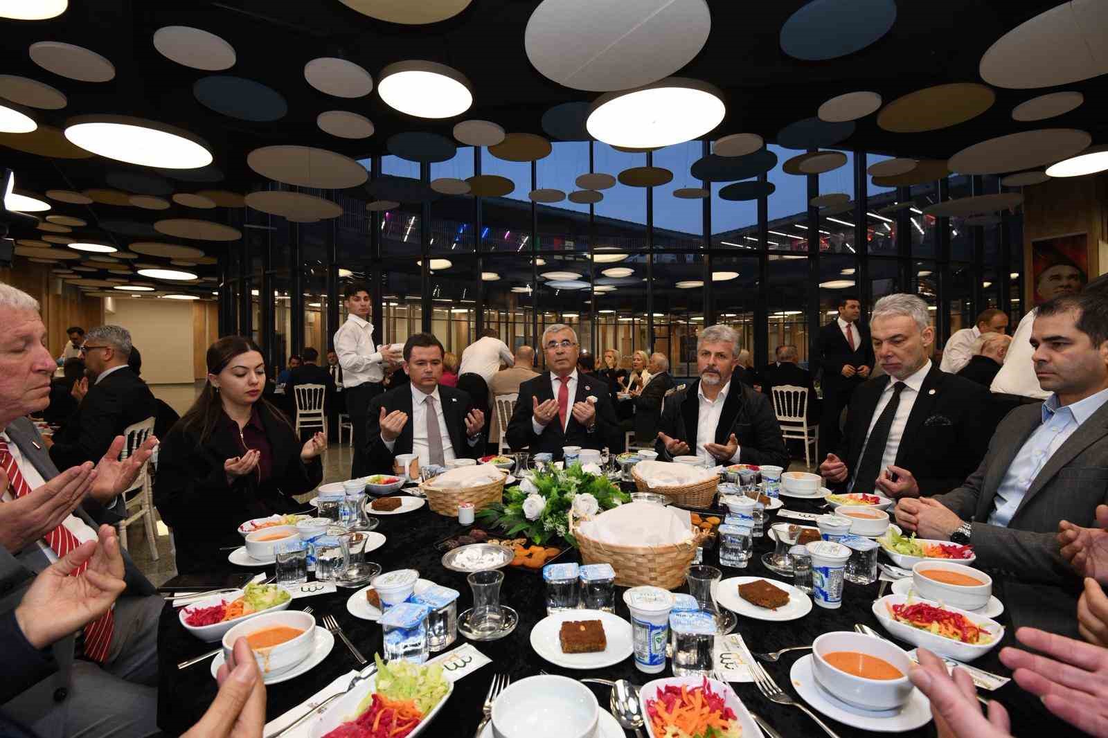 Osmangazi’de 136 mahalle tek yürek
