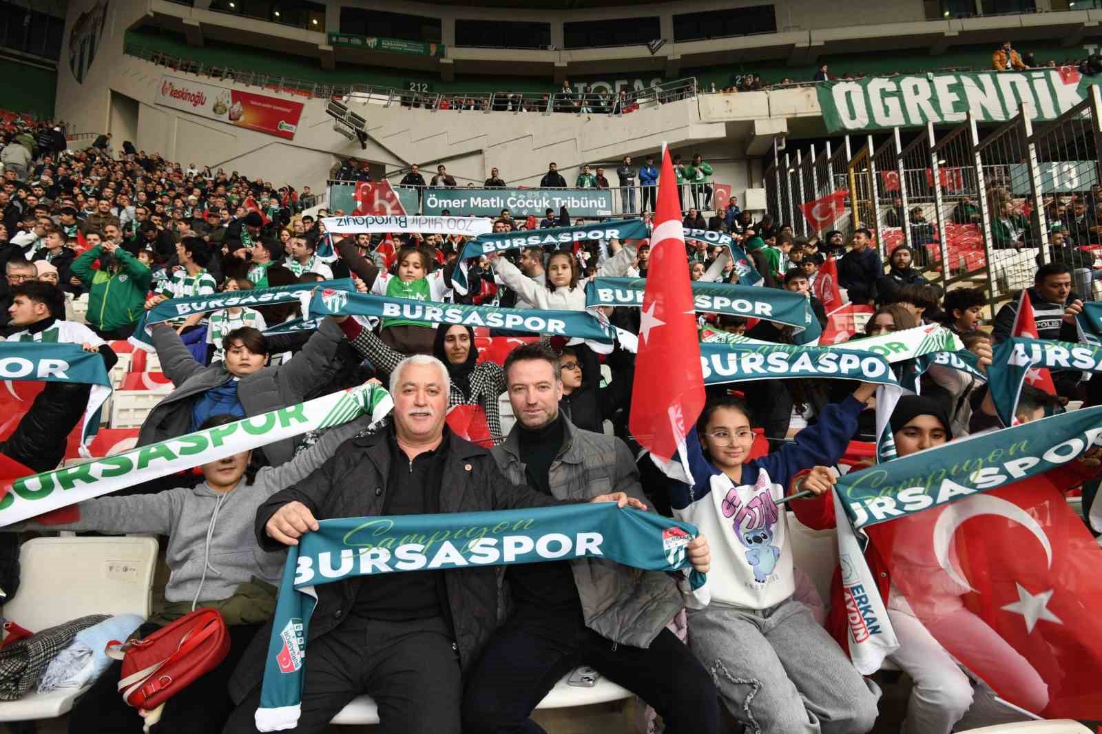 Osmangazi’de 90 çocuk Bursasporlu oldu
