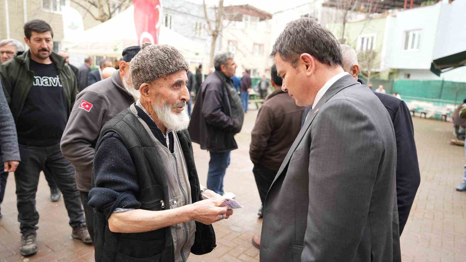 Osmangazi’de Başkan Mehmet Akif Mahallesi sakinlerini dinledi
