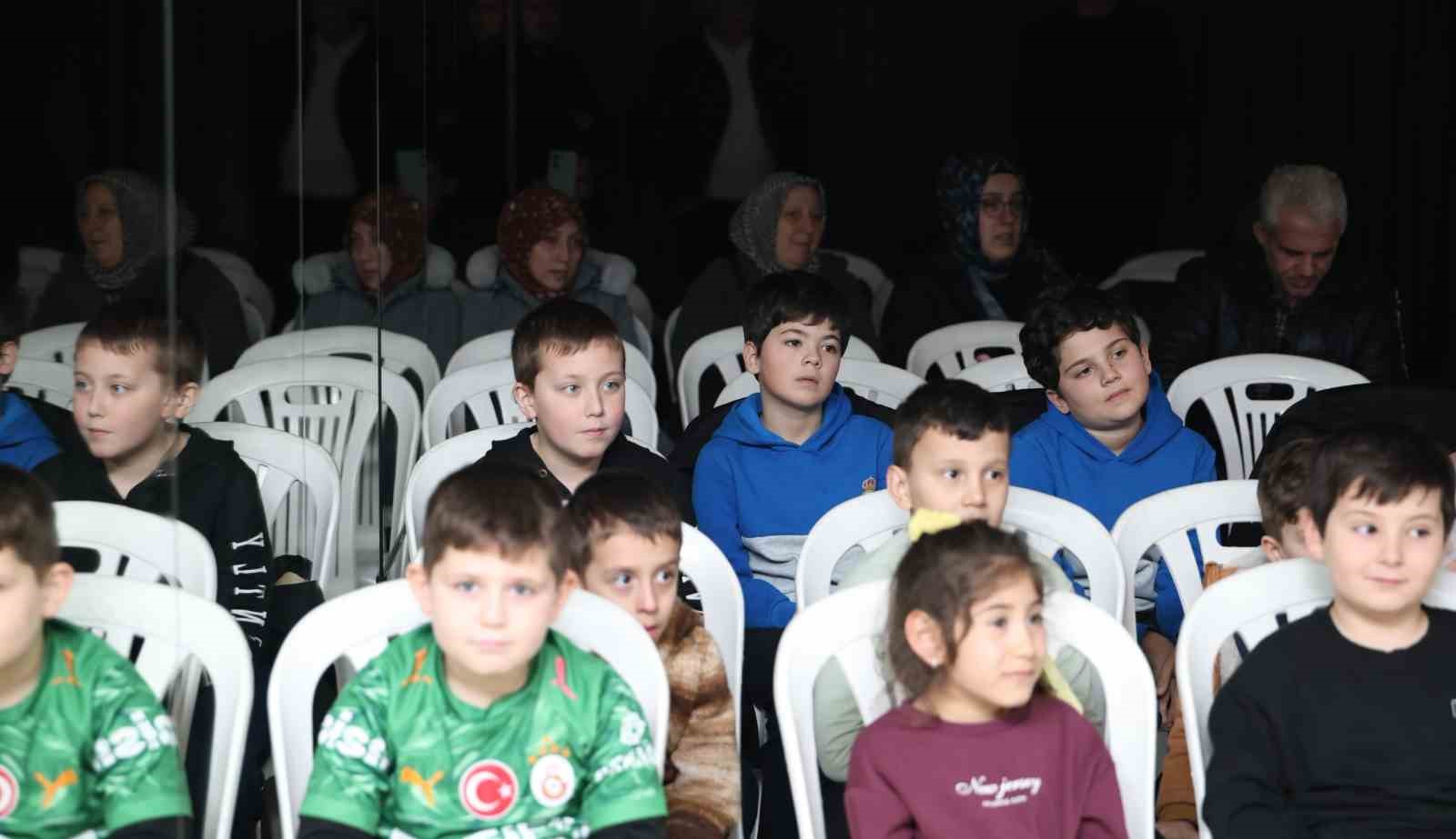 Osmangazi’de çocuklara doğayı sevdiren oyun
Osmangazi’de çocuklara doğayı sevdiren oyun