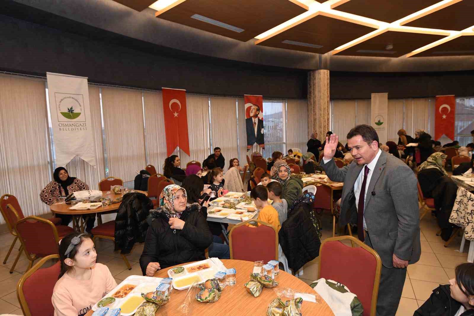 Osmangazi’de dayanışmanın adresi Demirtaş oldu
Osmangazi’de dayanışmanın adresi Demirtaş oldu