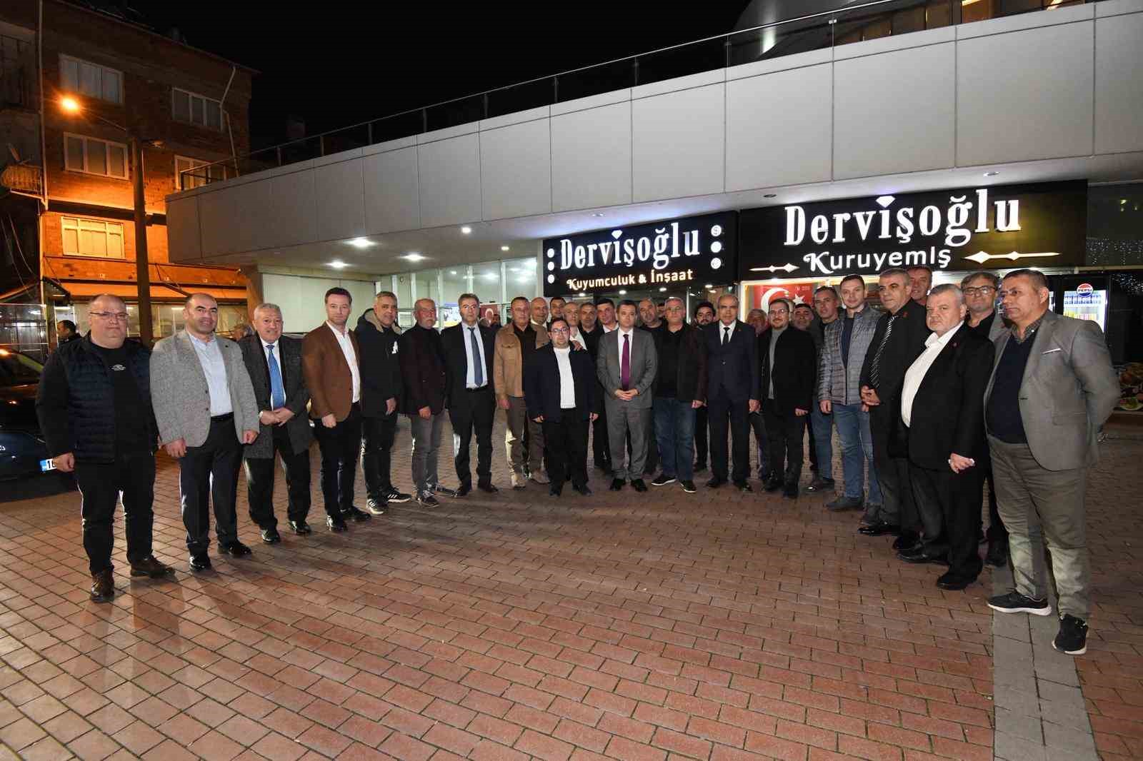 Osmangazi’de dayanışmanın adresi Demirtaş oldu
Osmangazi’de dayanışmanın adresi Demirtaş oldu