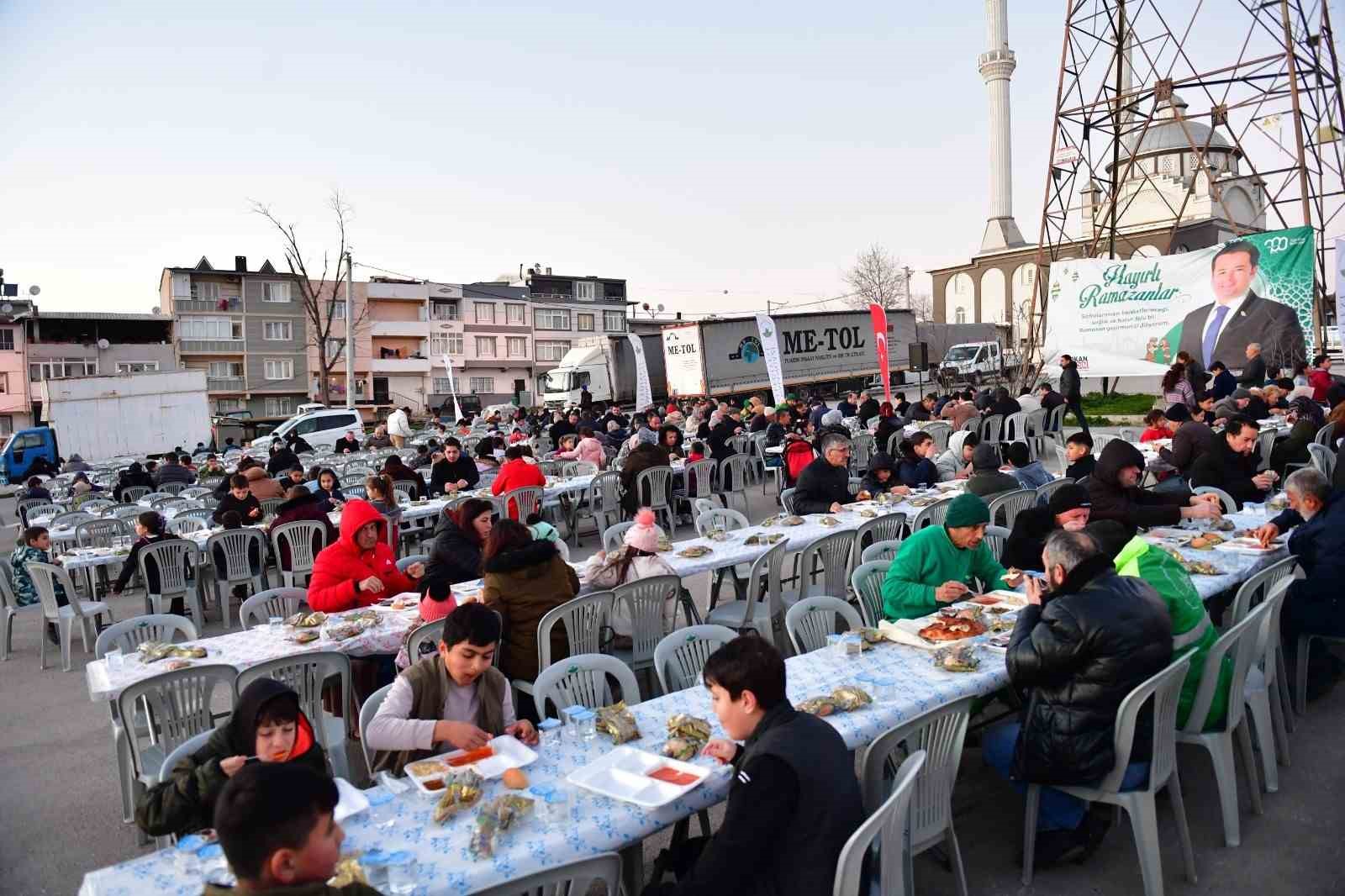 Osmangazi’de gönül sofraları Geçit Mahallesi’nde kuruldu
