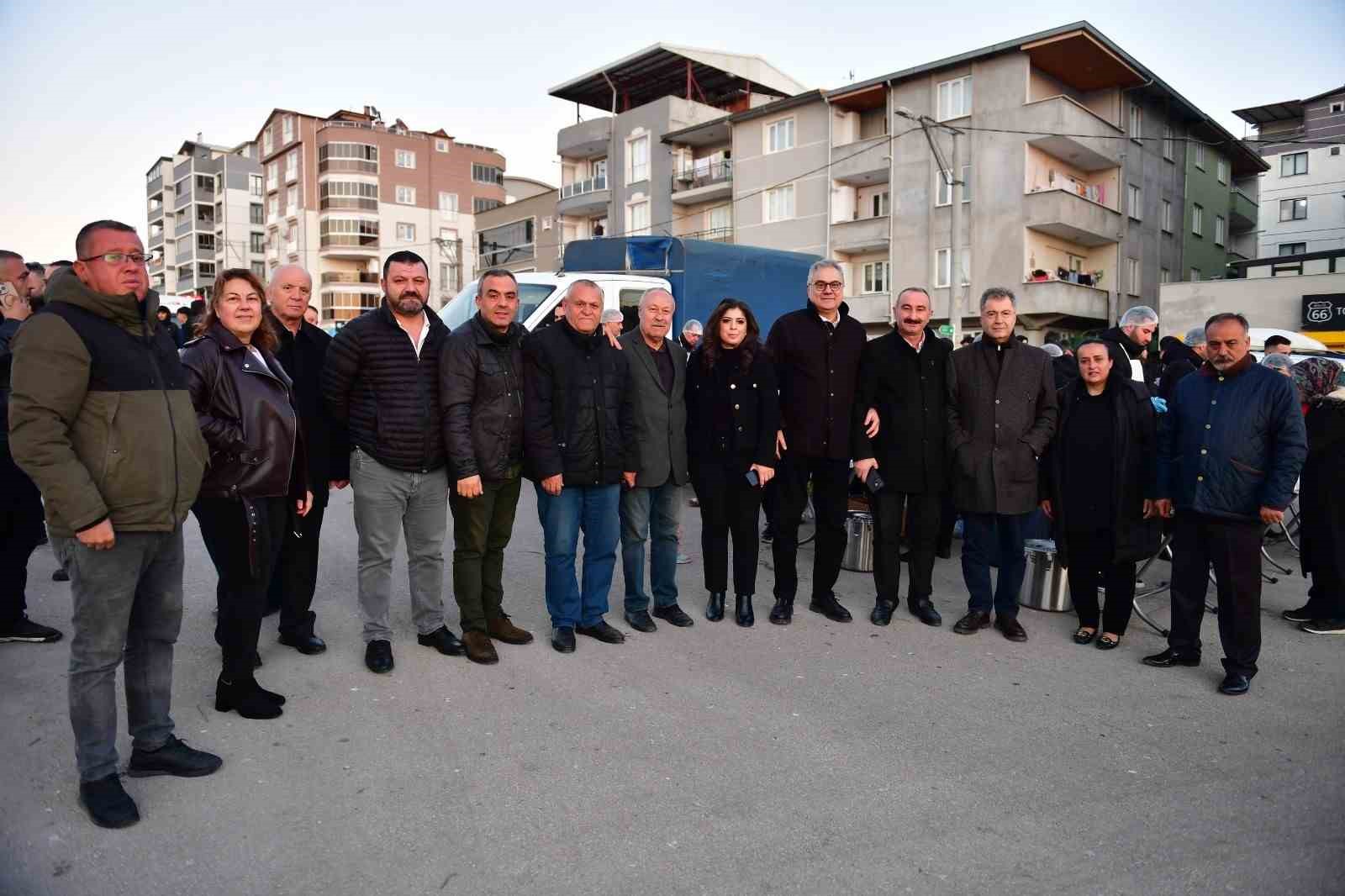 Osmangazi’de gönül sofraları Geçit Mahallesi’nde kuruldu
