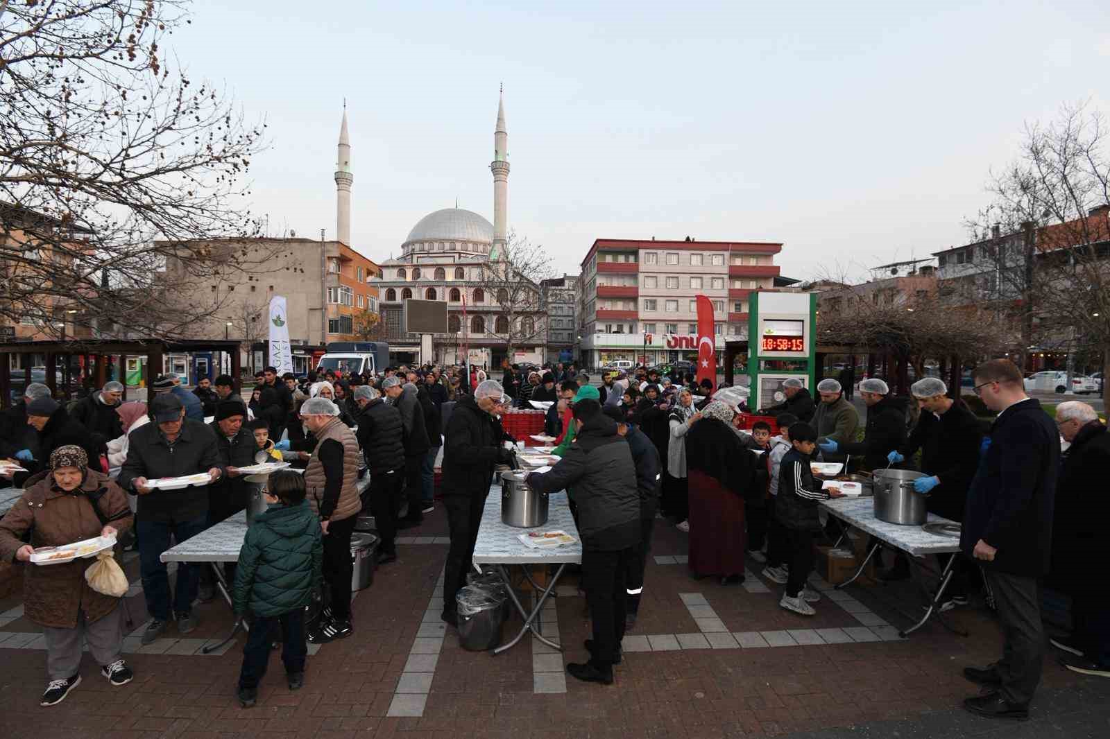 Osmangazi’de Gönül sofrası Bağlarbaşı’nda kuruldu
