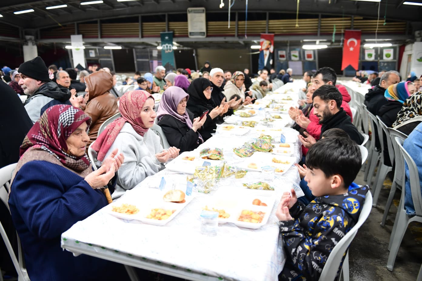 Osmangazi’de gönülleri buluşturan iftar programı
