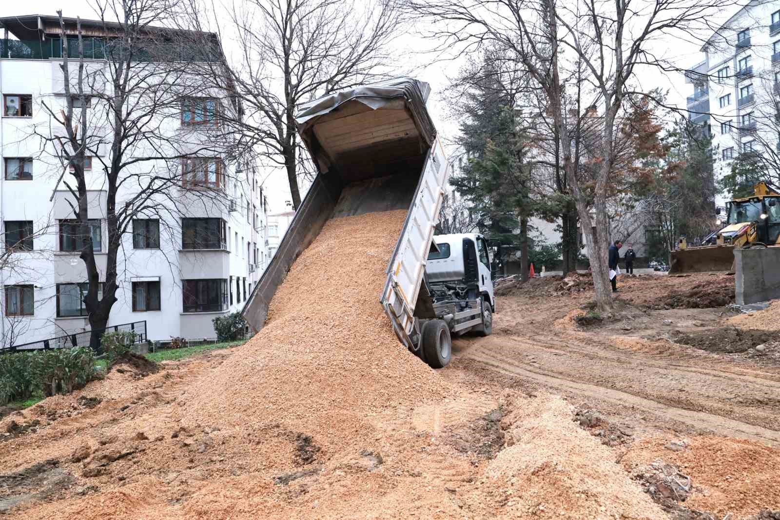 Osmangazi’de parklar yenileniyor
