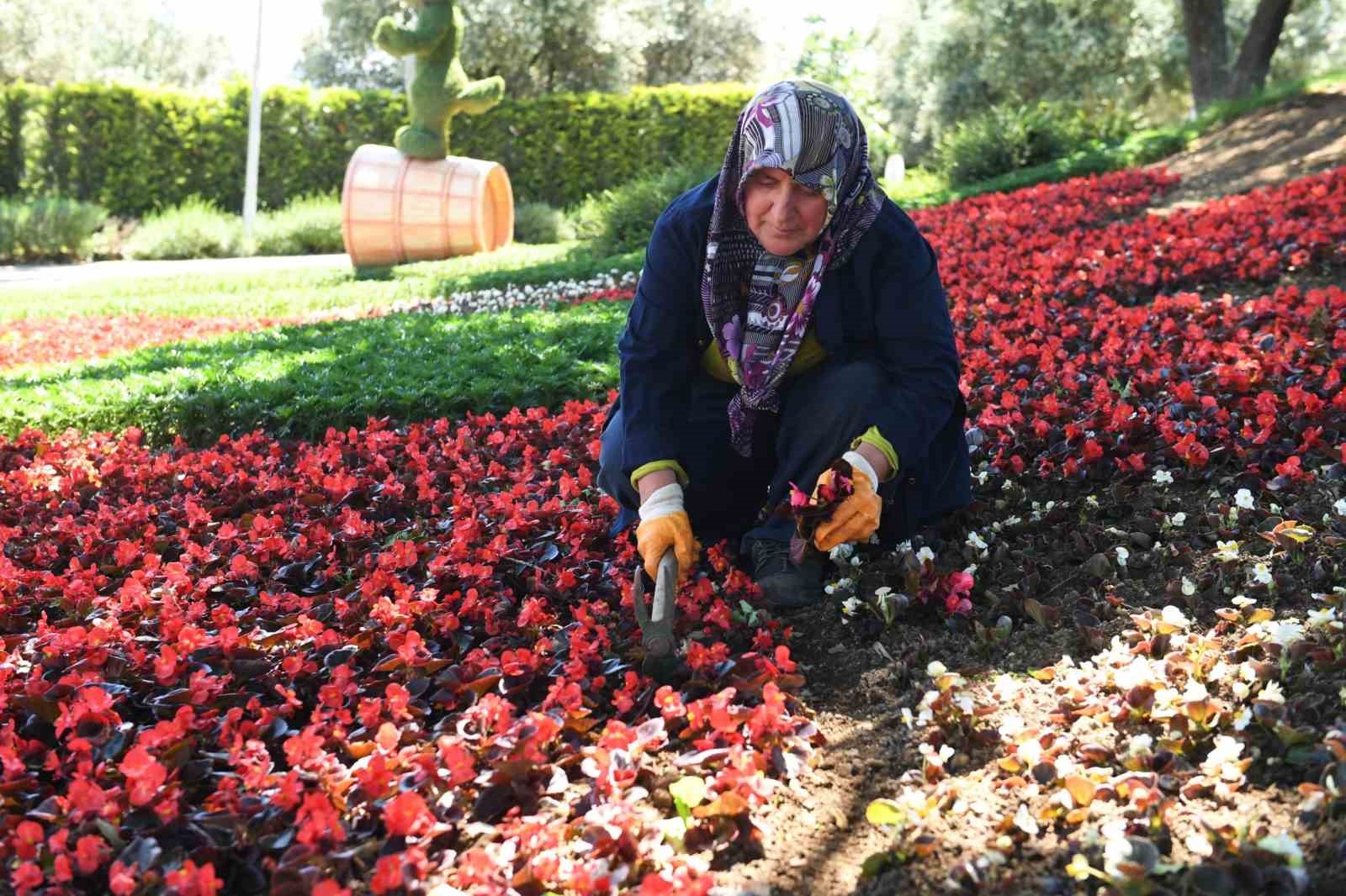 Osmangazi’de yatırım ve projeler hız kesmedi
Osmangazi’de yatırım ve projeler hız kesmedi