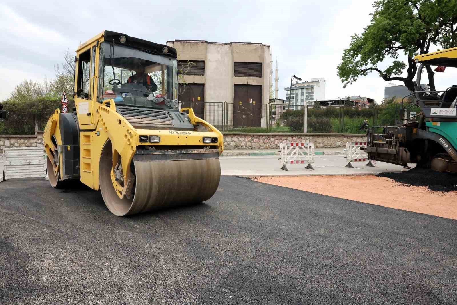 Osmangazi’den Hamitler’e 300 tonluk asfalt desteği
