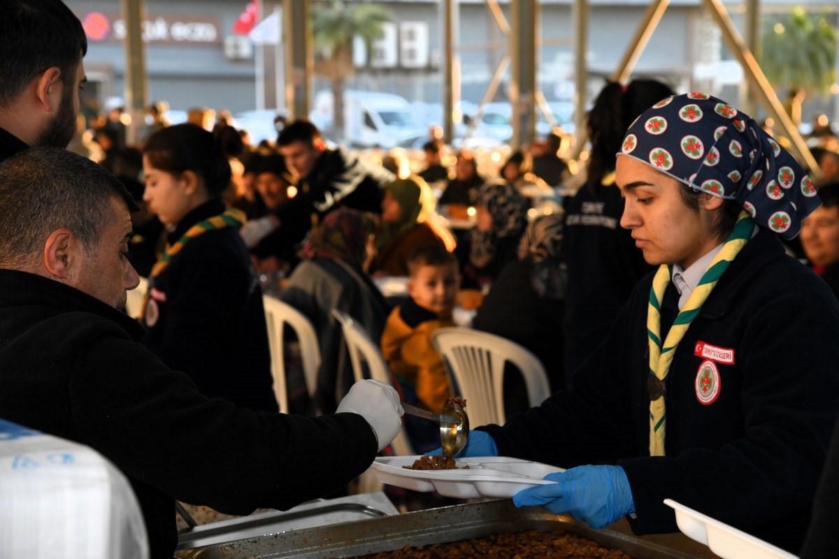 Osmaniye Belediyesi’nden "Hep Birlikte Mahalle İftarı" buluşması
