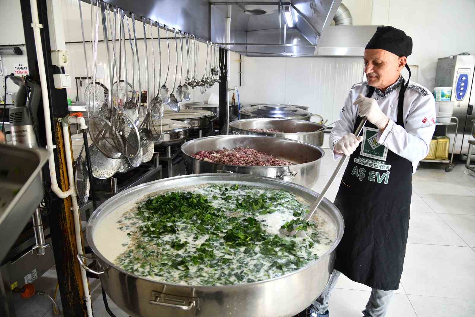 Osmaniye Belediyesi’nden Ramazan’da 10 bin kişilik iftar hizmeti
