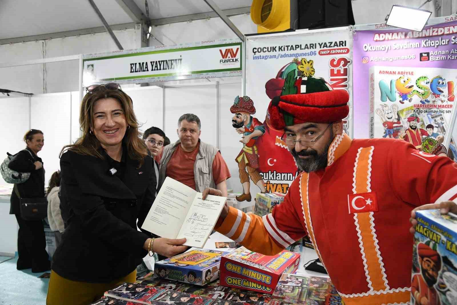 Osmaniye kitap fuarı ilk 3 günde 30 bin ziyaretçiyi ağırladı
