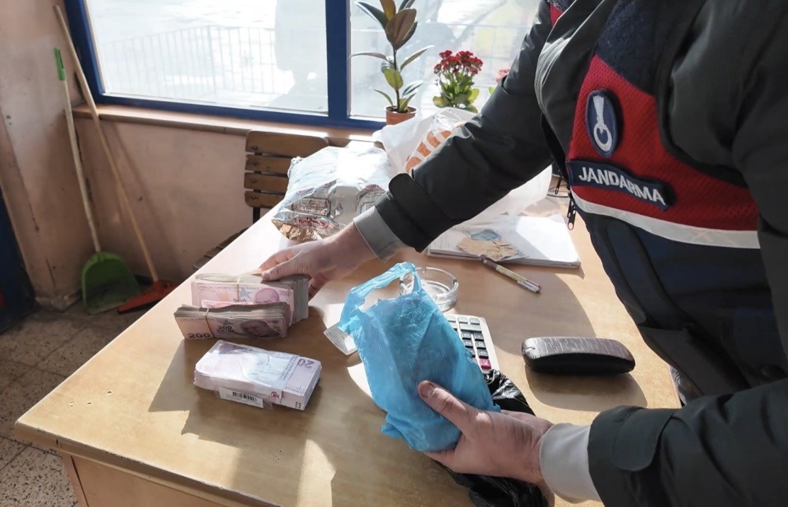 Osmaniye merkezli kaçakçılık operasyonunda 5 tutuklama

