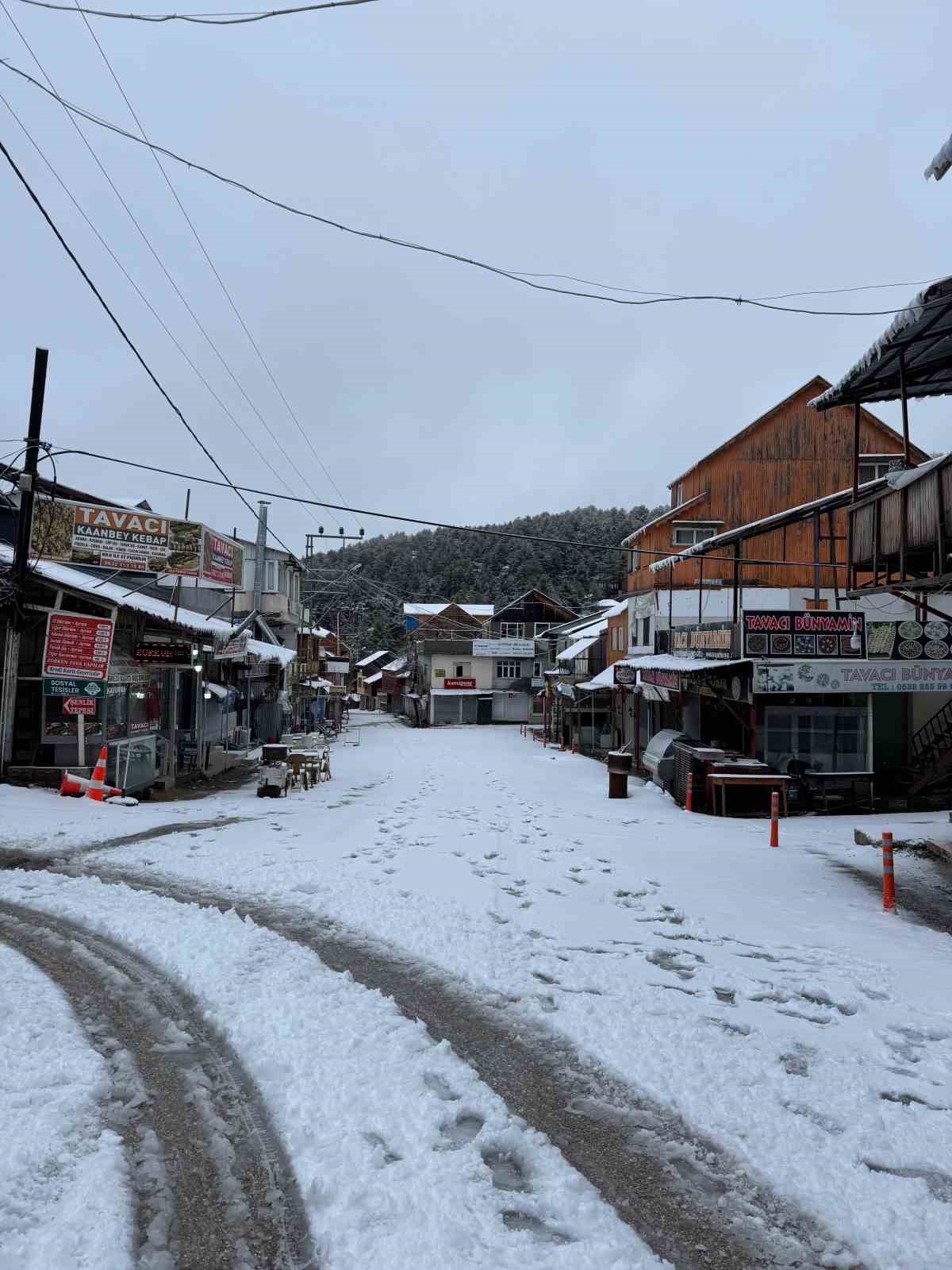 Osmaniye Zorkun Yaylası’nda kar yağışı başladı
