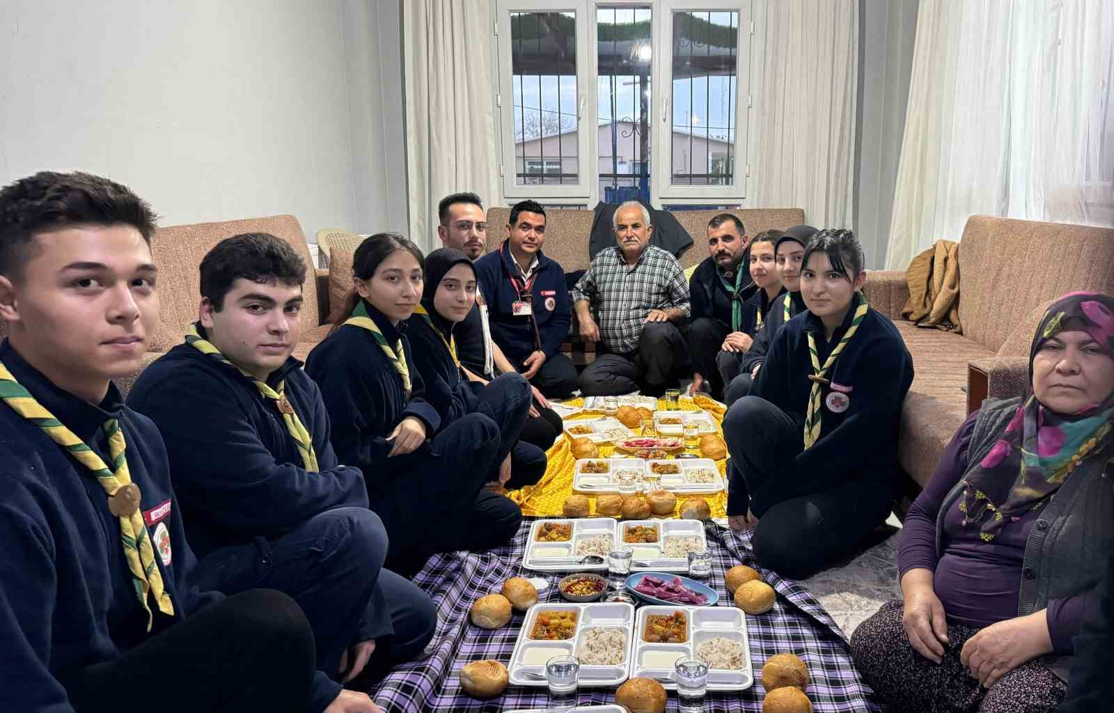 Osmaniye’de 18 Mart dolayısıyla şehit aileleri ziyaret edildi
