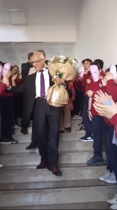 Osmaniye’de 43 yıllık eğitim neferine duygusal uğurlama
