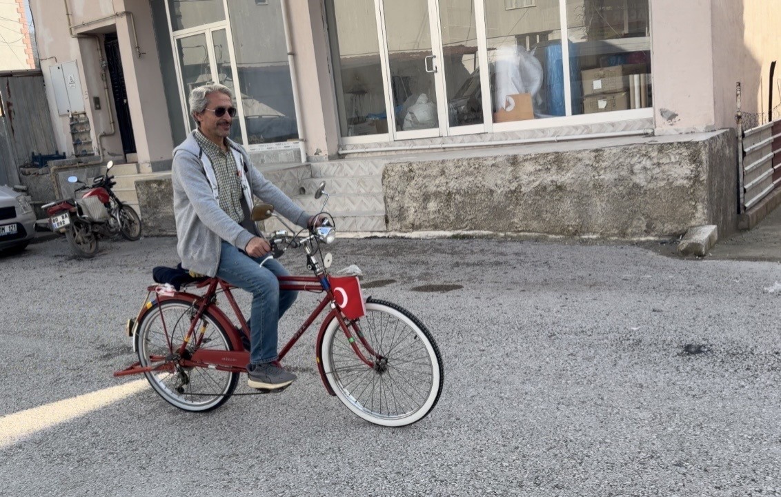 Osmaniye’de 47 yıllık berberin 41 yıllık bisiklet sevdası
