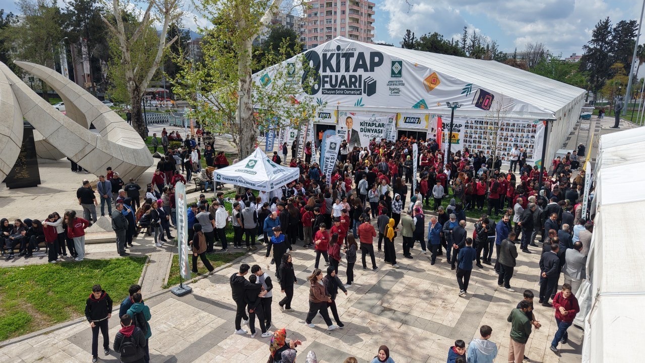 Osmaniye’de 8. Kitap Fuarı yoğun ilgiyle açıldı
