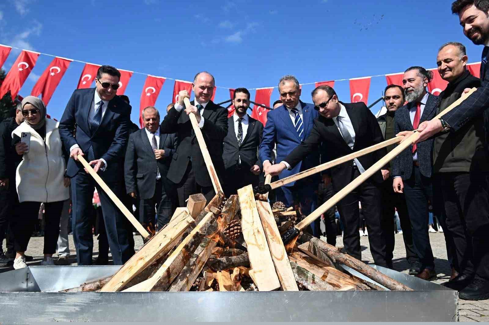 Osmaniye’de baharın müjdesi Nevruz coşkuyla kutlandı
