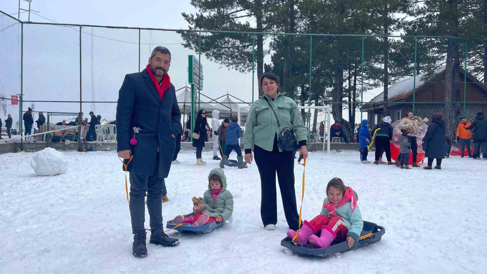 Osmaniye’de bir ilk: Zorkun Yaylası kar festivali ile renklendi
Osmaniye’de bir ilk: Zorkun Yaylası kar festivali ile renklendi