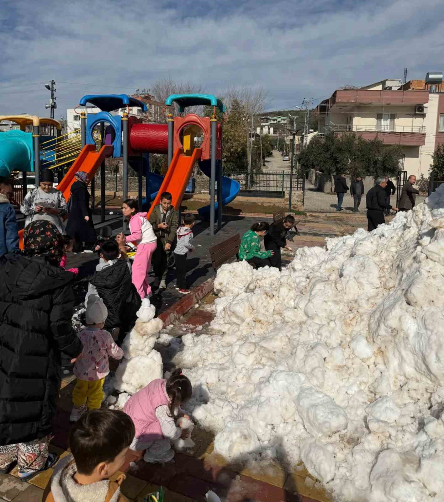 Osmaniye’de çocukların kar hasreti sona erdi

