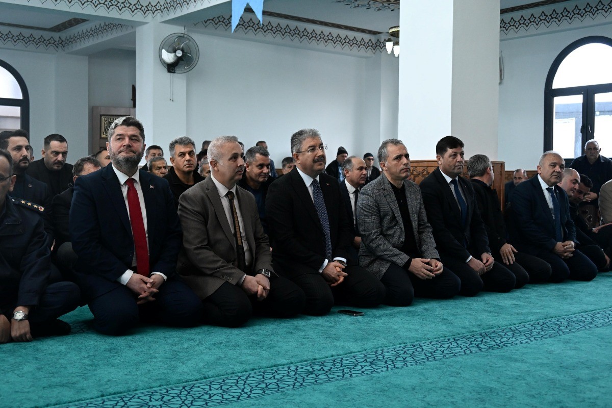 Osmaniye’de depremde yıkılan Çardak Köyü Camii yeniden ibadete açıldı
