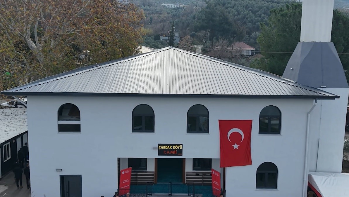 Osmaniye’de depremde yıkılan Çardak Köyü Camii yeniden ibadete açıldı
