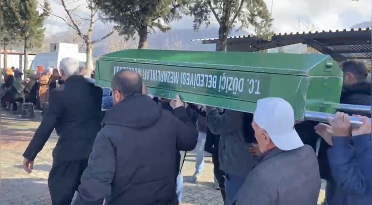 Osmaniye’de eski eşi tarafından öldürülen 2 çocuk annesi kadın toprağa verildi
