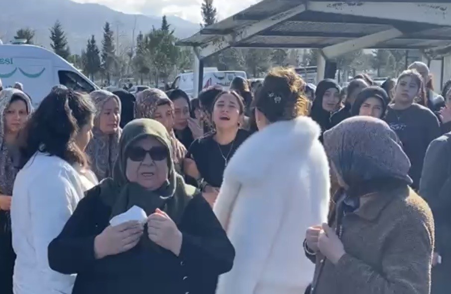 Osmaniye’de eski eşi tarafından öldürülen 2 çocuk annesi kadın toprağa verildi
