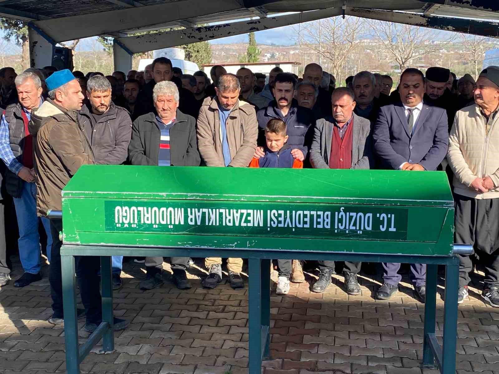 Osmaniye’de eski eşi tarafından öldürülen 2 çocuk annesi kadın toprağa verildi
