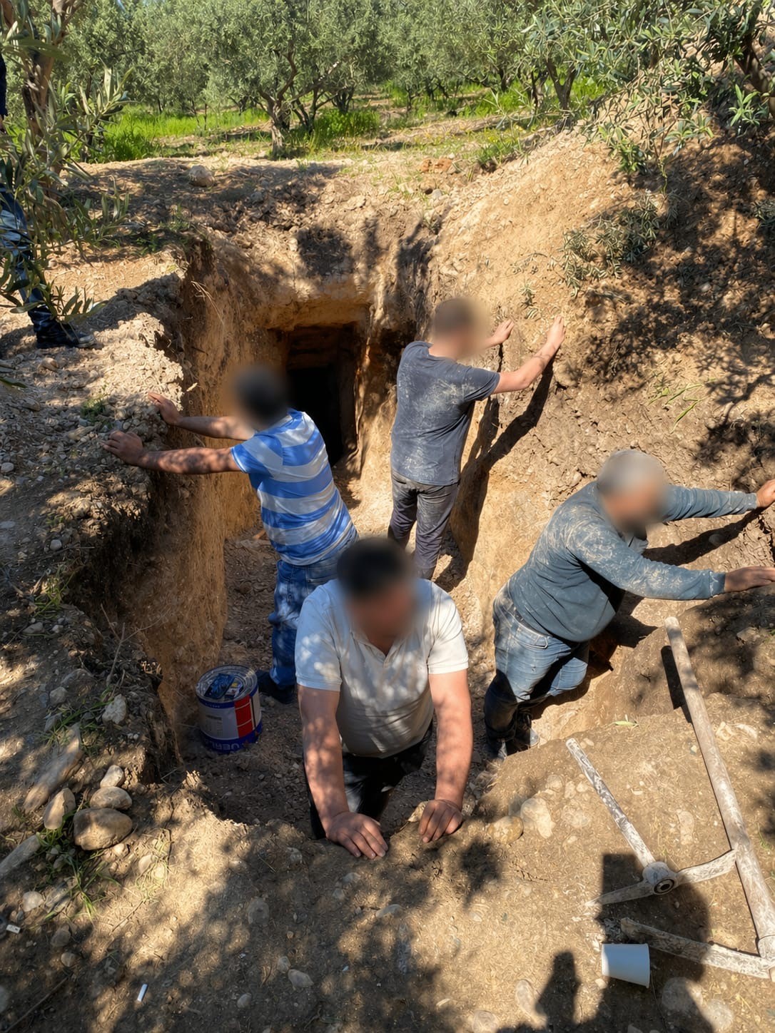 Osmaniye’de kaçak kazı yapan 6 kişi dronla yakalandı
