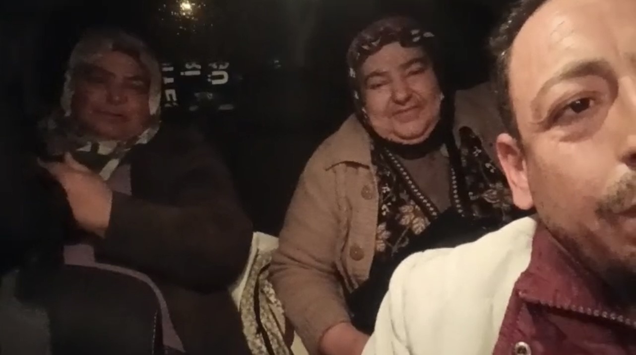 Osmaniye’de karda mahsur kalan iki kadını ekipler kurtardı
