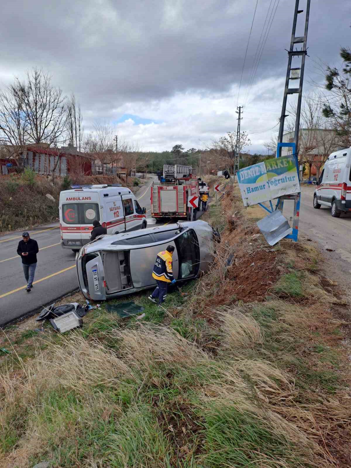 Osmaniye’de kontrolden çıkan otomobil devrildi
