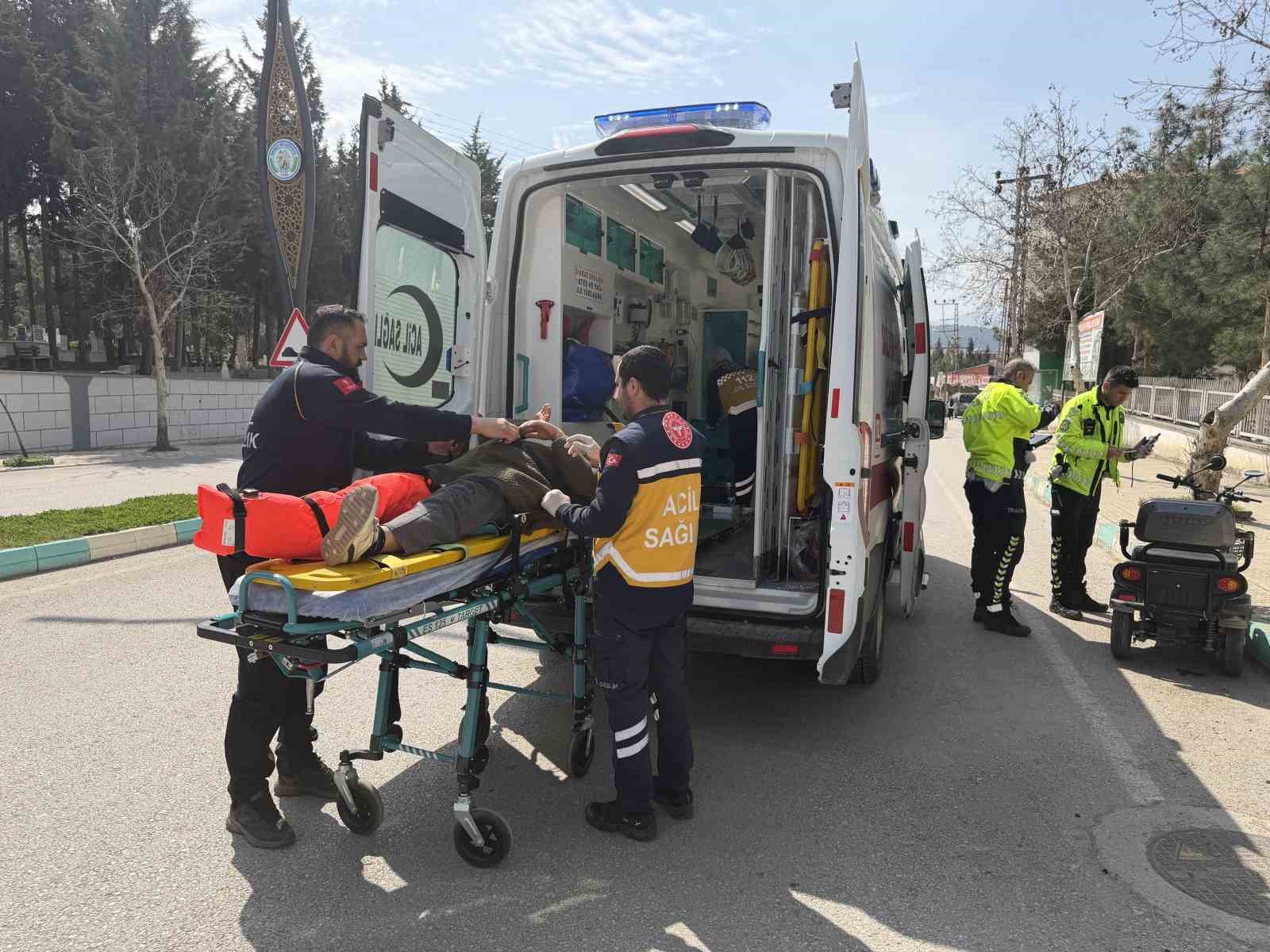 Osmaniye’de kontrolden çıkan şarjlı motosiklet kaldırıma çarptı: 1 yaralı
