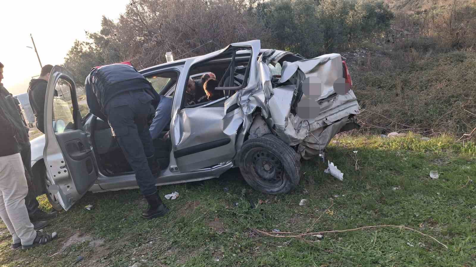 Osmaniye’de minibüs ile otomobil çarpıştı: 2 yaralı
