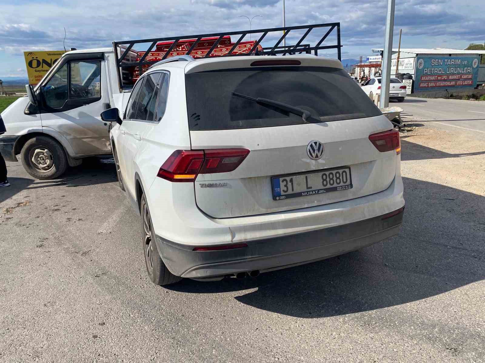 Osmaniye’de otomobil ile pikap çarpıştı 2 yaralı
