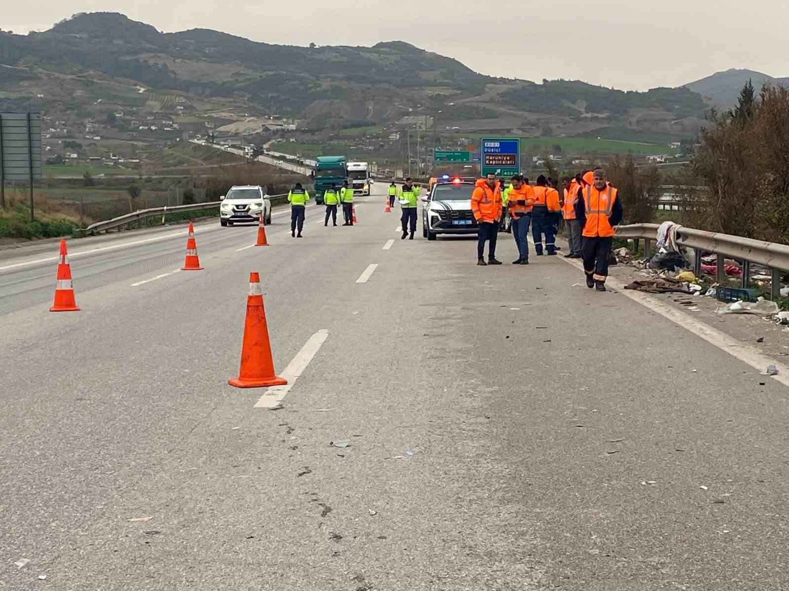 Osmaniye’de temizlik yapan işçilere otomobil çarptı: 1 ölü, 3 yaralı
