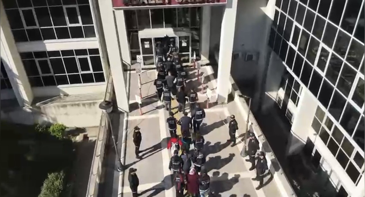 Osmaniye’de uyuşturucu operasyonu: 13 gözaltı, 2 tutuklama
