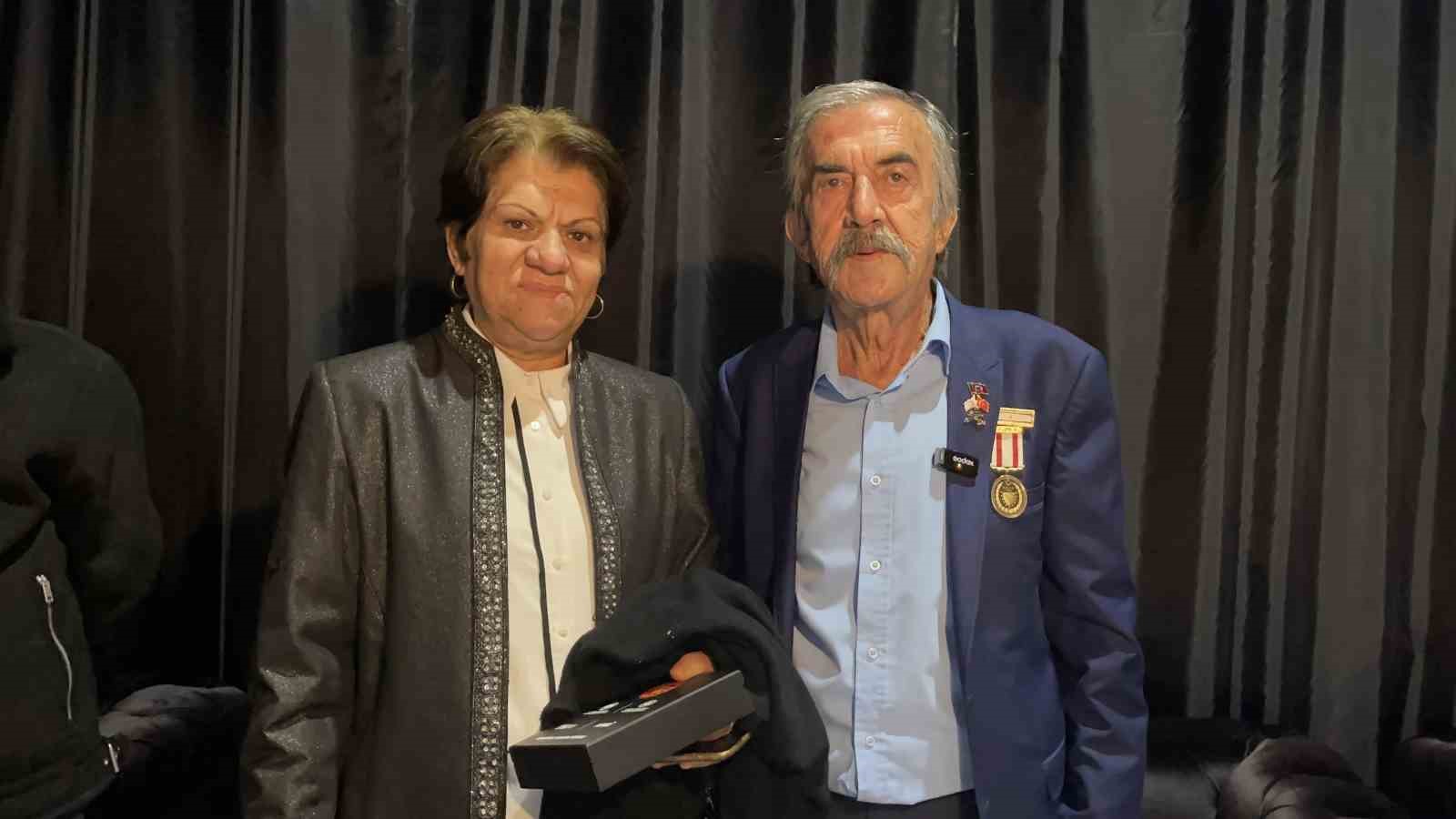 Osmaniyeli depremzedeler evlerine kavuştukları için mutlu
Osmaniyeli depremzedeler evlerine kavuştukları için mutlu