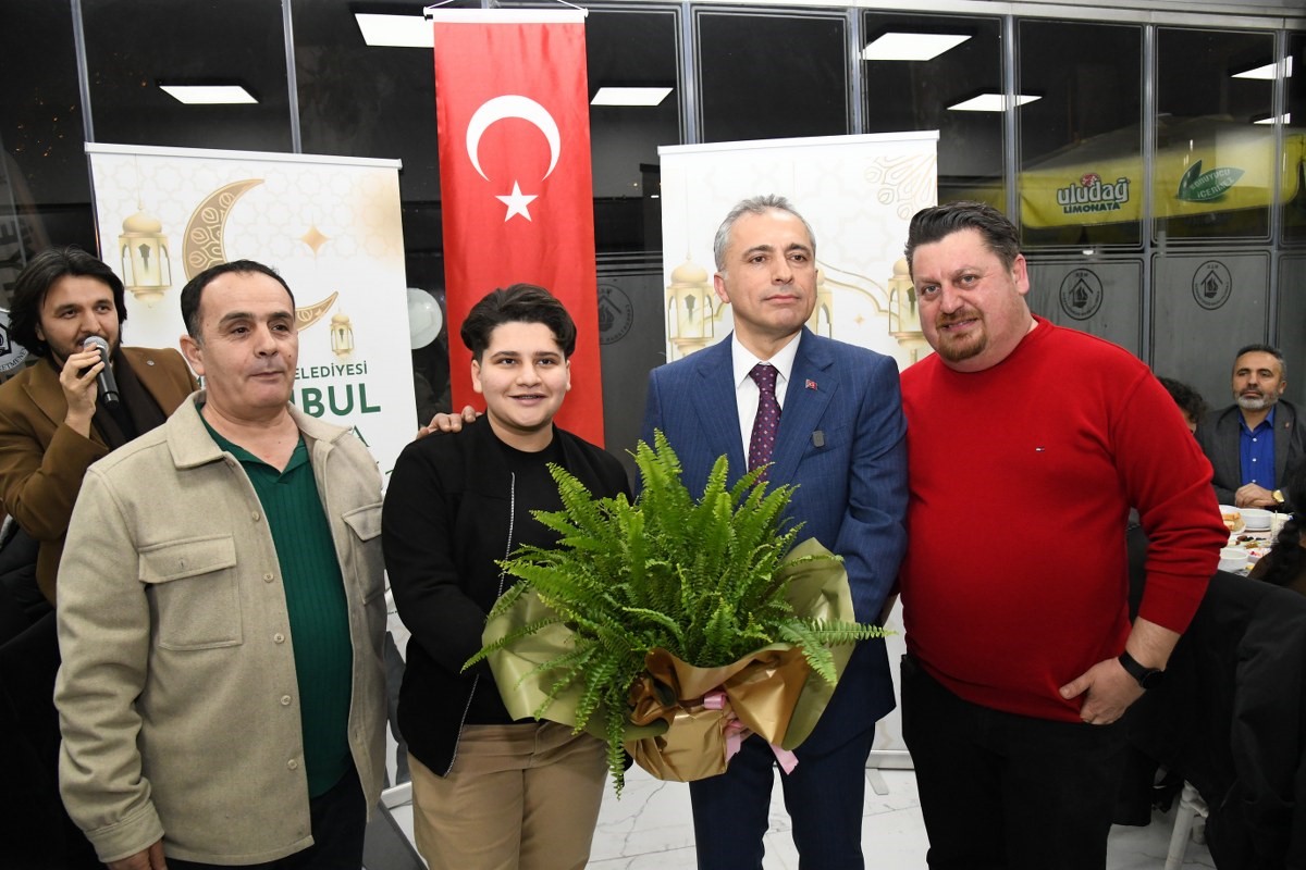 Osmaniyeli öğrenciler İstanbul’da kurulan iftar sofrasında bir araya geldi
